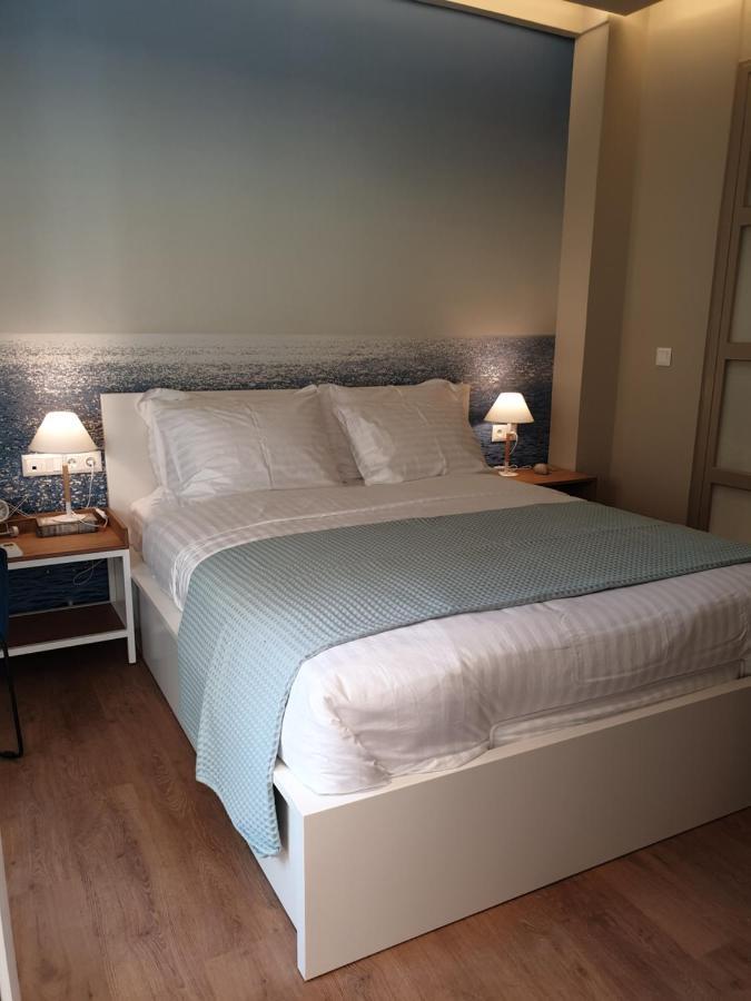 Апартаменты Renovated Studio With Roof Garden Access, 15 M Walk To Acropolis Афины Экстерьер фото