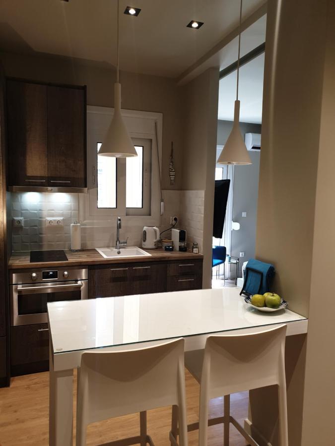Апартаменты Renovated Studio With Roof Garden Access, 15 M Walk To Acropolis Афины Экстерьер фото